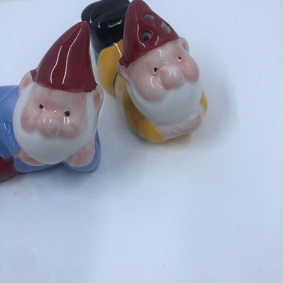 Cracker Barrel mini gnome salt and pepper shakers - Picture 2 of 14